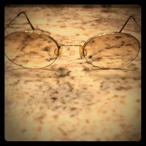 Gold light readers paper clip accent round